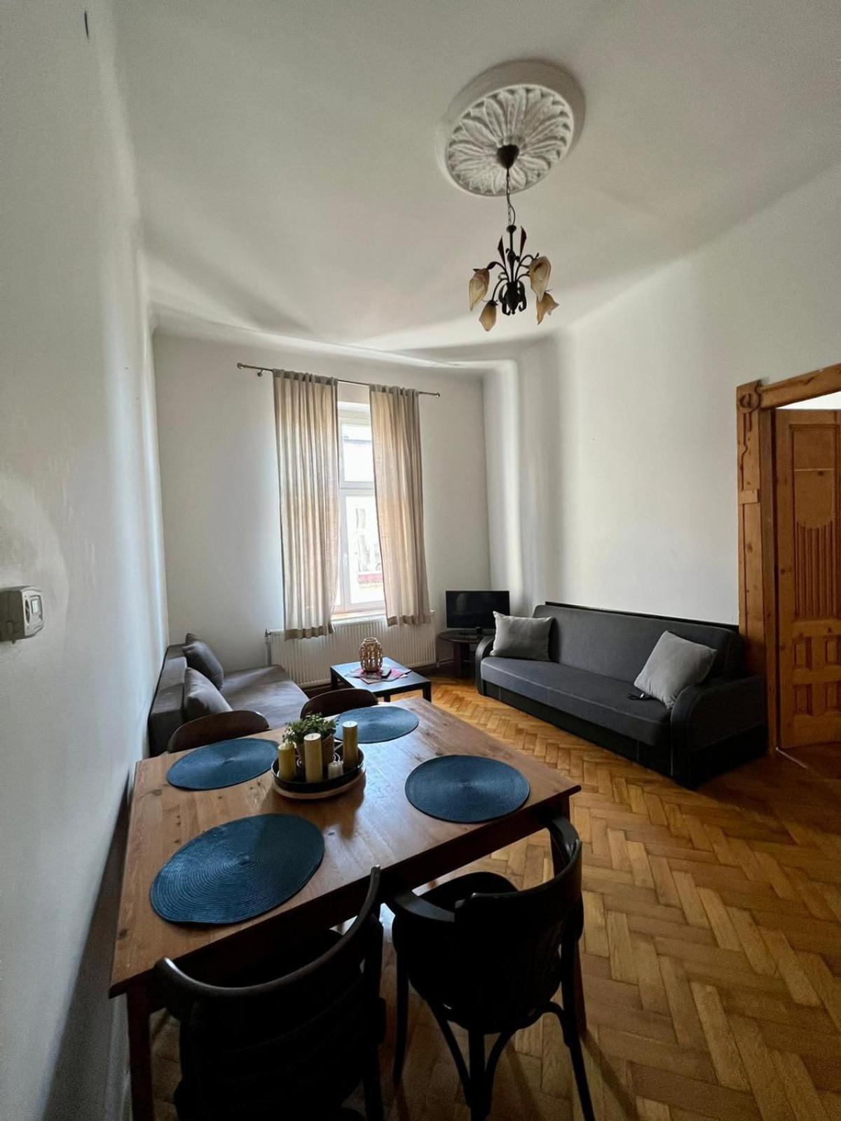 Old Town Apartament *